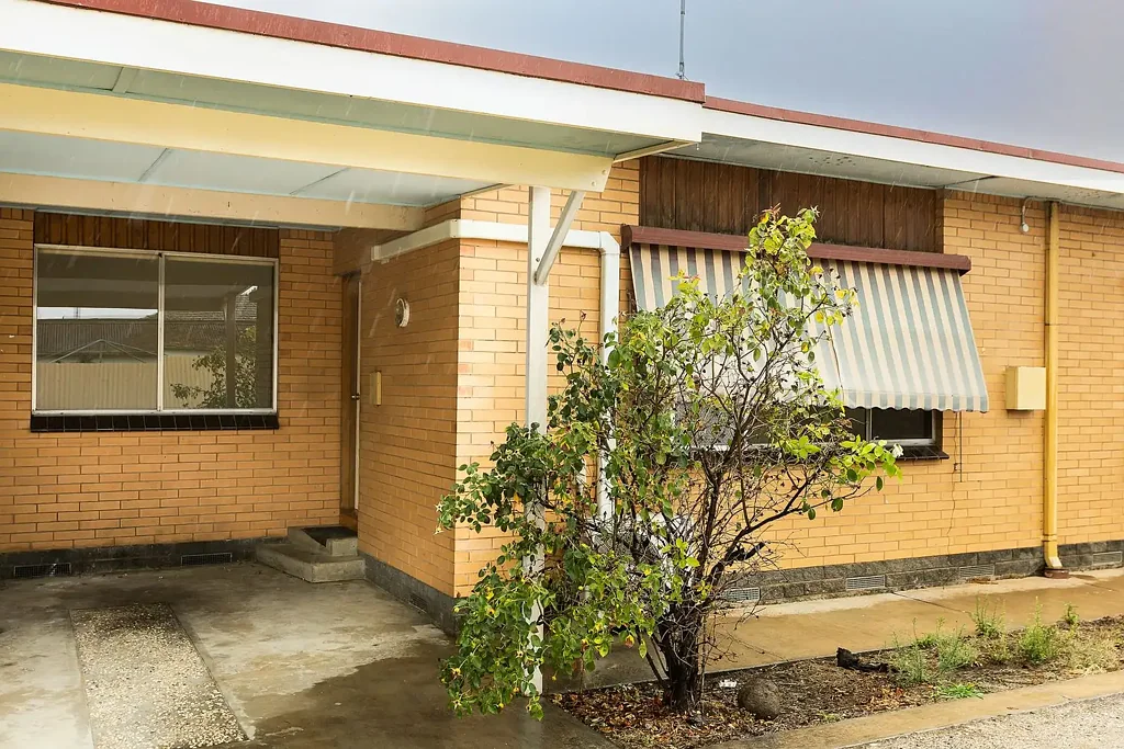 Fully furnished One Bedroom Unit