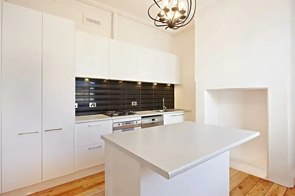 Amazing location on quiet street 13 min walk to St Kilda Beach