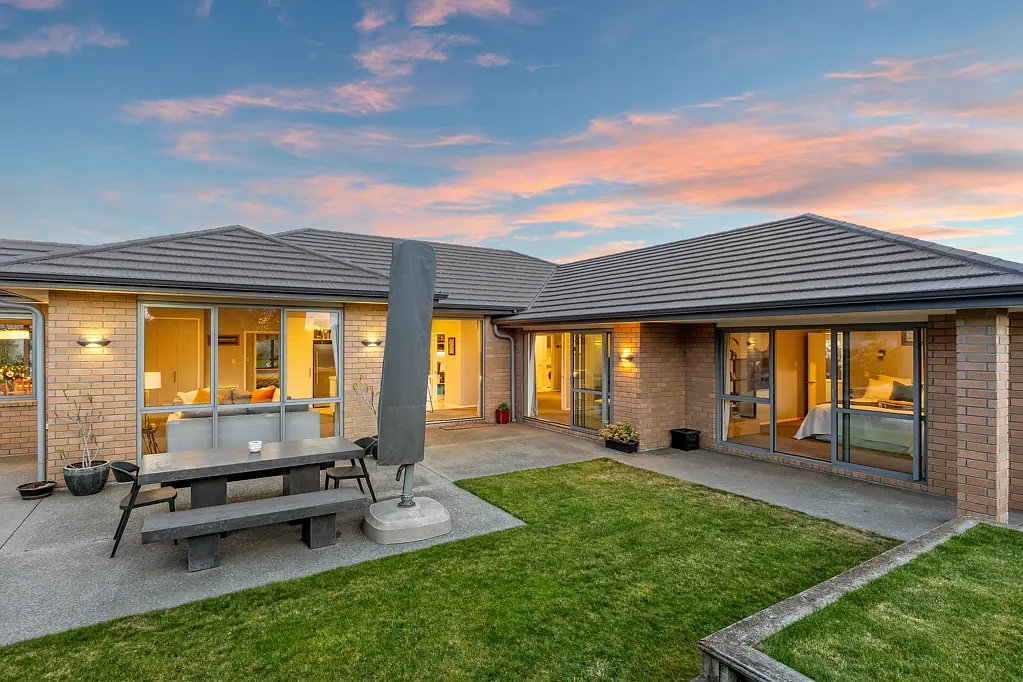 New Brighton 4कमरा Light, Space & Lifestyle - Lucky Family Wanted!