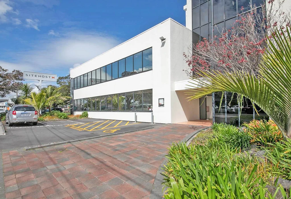 Penrose  FUNCTIONAL PENROSE OFFICE