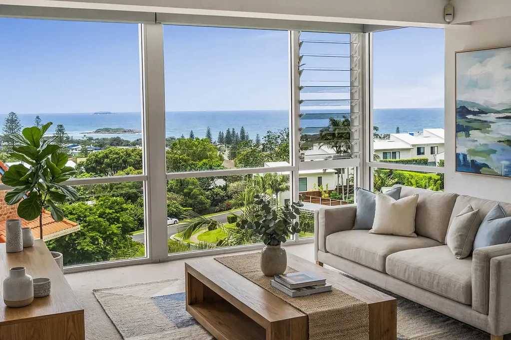 Coffs Harbour 5房  Expansive Family Living with Self-Contained Dual Accommodation