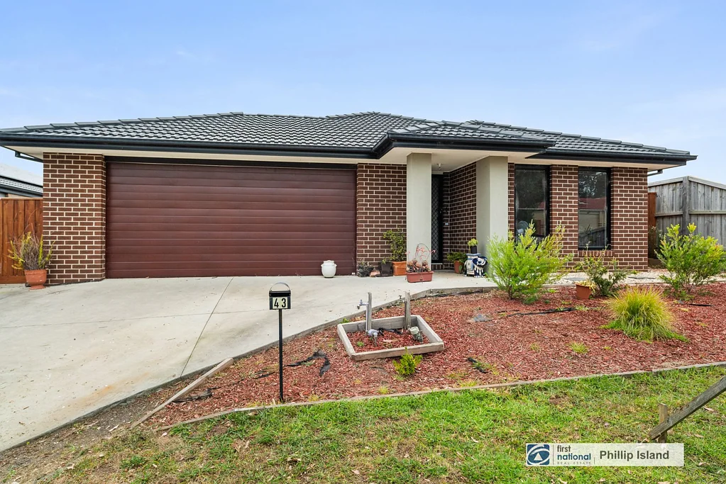 43 Goodwood Drive, Cowes, VIC 3922