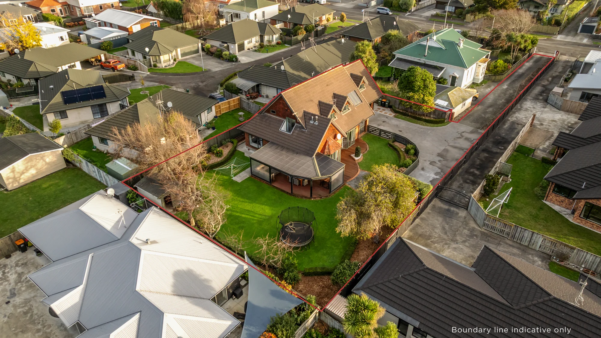 Palmerston North Central 4 Slaapkamer Hot listing in Boys’ High zone — don’t miss it