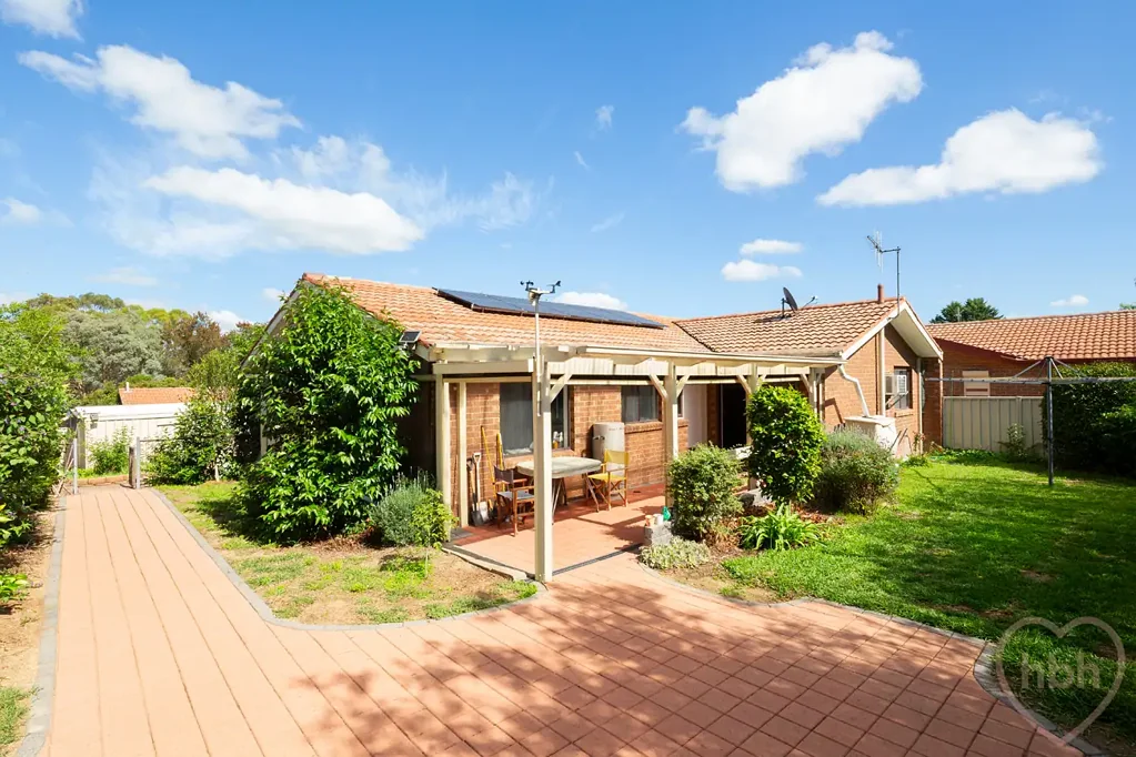 8 Burge Close, Holt, ACT 2615