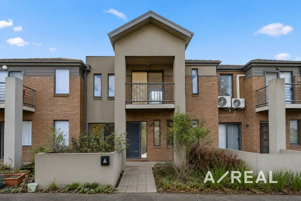 Contemporary Comfort & Convenient Living in Epping