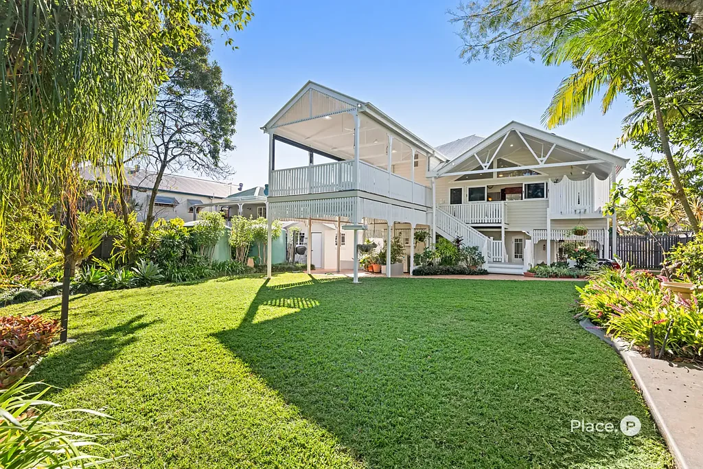 Norman Park 5chambre Exceptional Queenslander on 810sqm in Prestigious Norman Park Street with Spacious & Versatile Design
