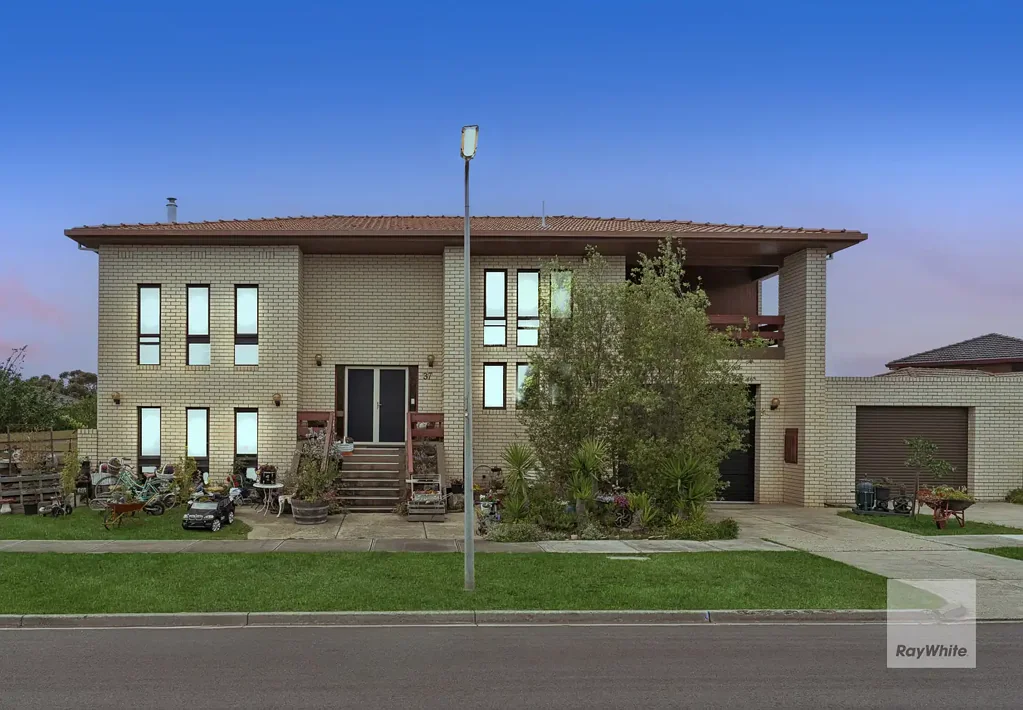 Keilor Downs 4Phòng ngủ Architecturally Designed Home