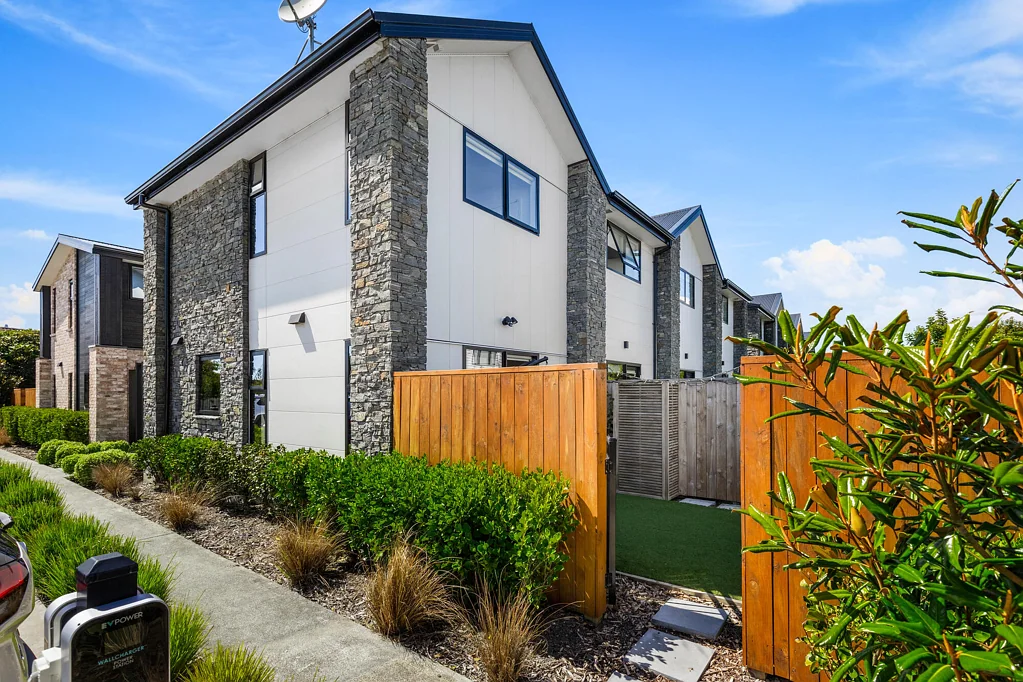 20/10 Fathom Place, Te Atatu Peninsula, Waitakere City, Auckland
