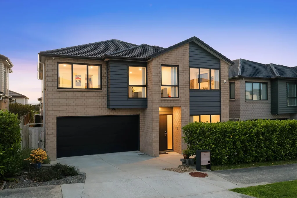 71 Drumbuoy Drive, Flat Bush