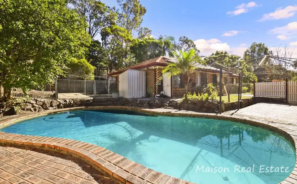 Spacious Family Home with Pool in Quiet Cul-de-Sac