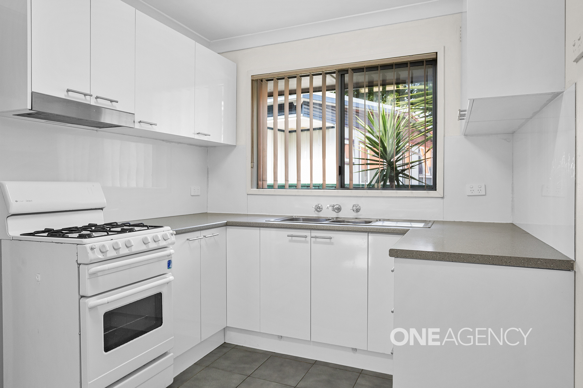 1 COLLEGE PL, GWYNNEVILLE NSW 2500, 0房, 0浴, Unit