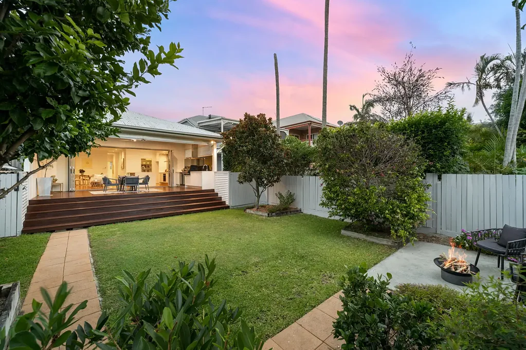 37 Cedar Street, Wynnum, QLD 4178