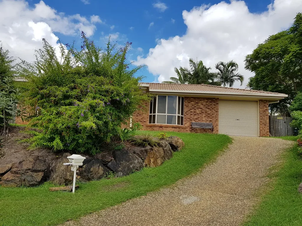 APPLICATION APPROVED:: COMFORTABLE FAMILY HOME IN QUIET CUL-DE-SAC