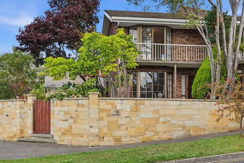 Sandy Bay 2 Bedroom Location. Lifestyle. Accommodation.