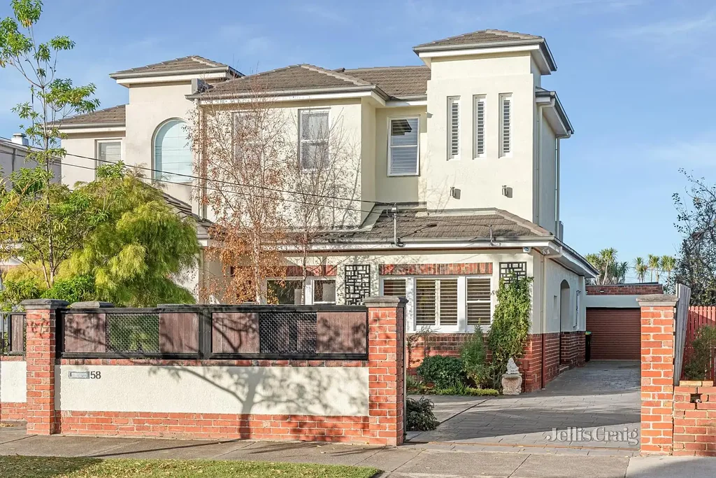 Parkdale 4Phòng ngủ Prestigious Family Proportions with Blue-Ribbon Amenity.