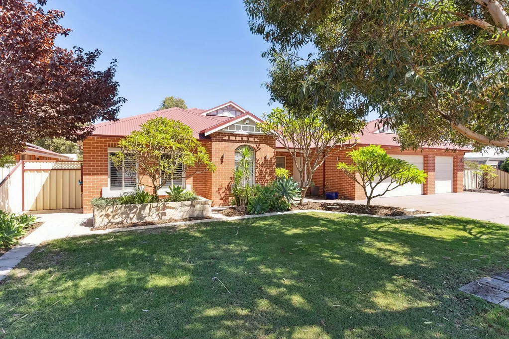 10 Frankland Place, Jane Brook, WA 6056
