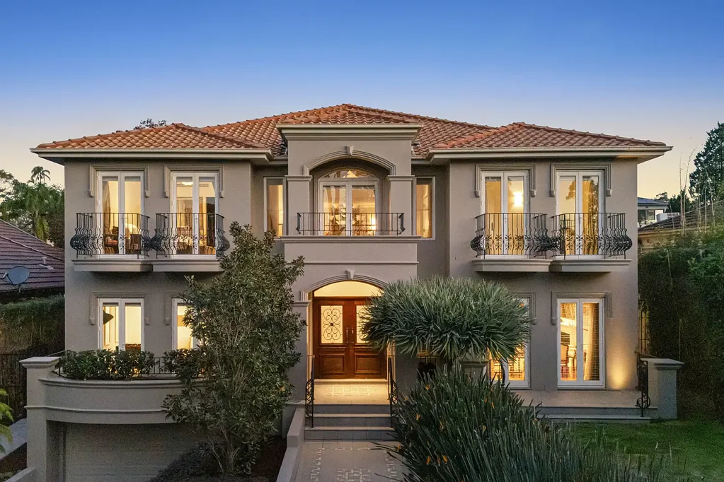 Strathfield 8 Bedroom Landmark family home on 1043sqm blue-ribbon parcel