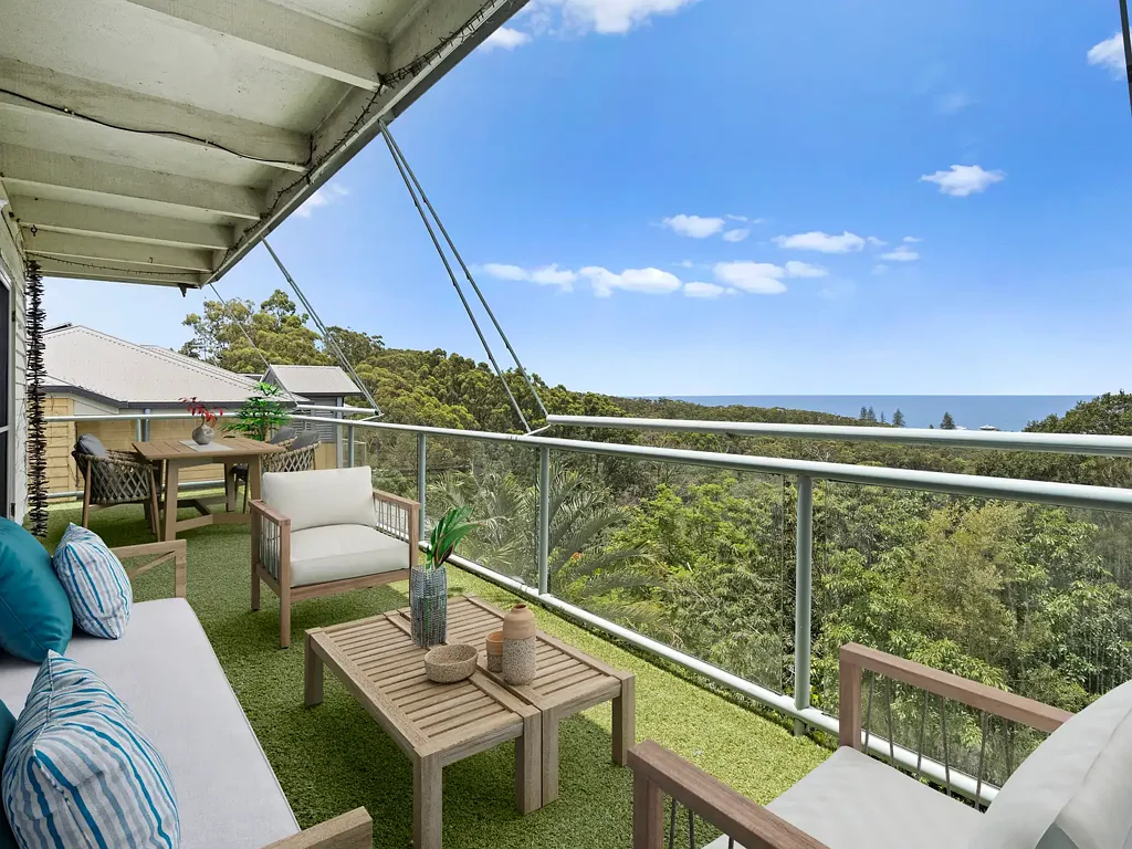Currumbin 3कमरा A Rare Opportunity on Prestigious Lansell Avenue – Ocean Views, Pool & Endless Potential