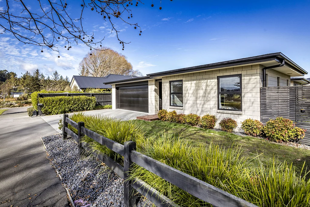 Halswell 3ਬੈੱਡਰੂਮ Modern Family Living in the Heart of Halswell
