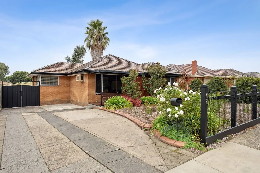 43 Pinewood Drive, Thomastown, VIC 3074