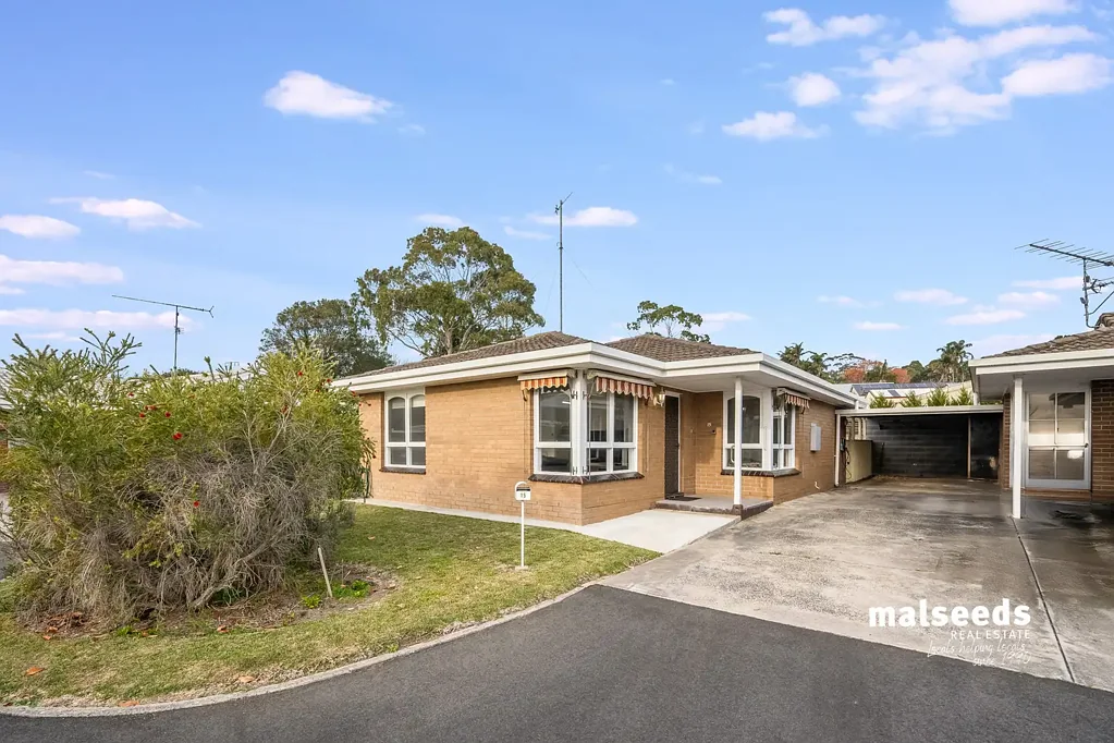 Mount Gambier 2Phòng ngủ Modern Townhouse with EV Charger in Elite Location