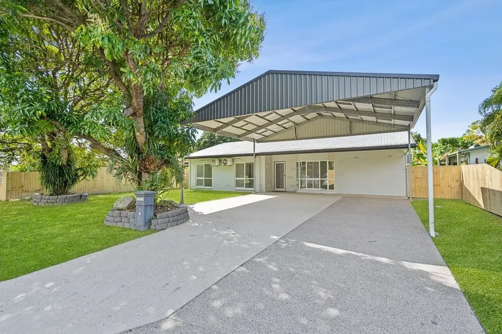 Renovated 4-Bedroom Home With Park At Your Back Door!