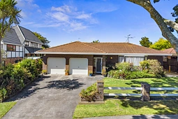 137 Walter Strevens Drive, Conifer Grove