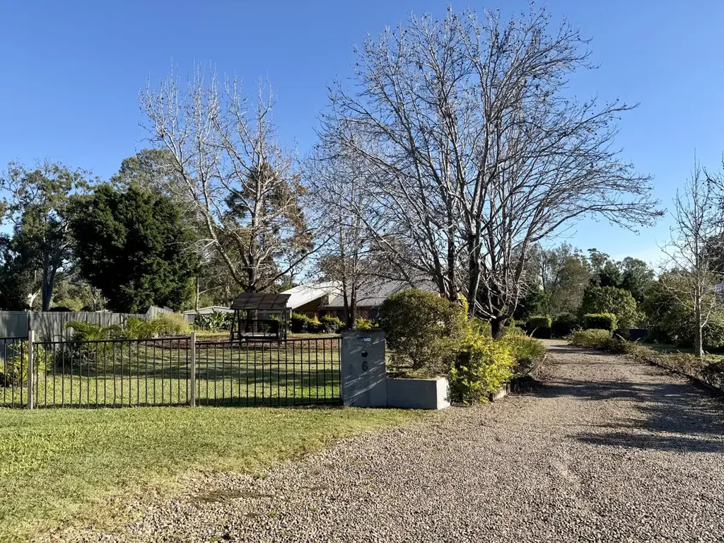Space, Privacy and Lifestyle on a Rare 4,130m² Block