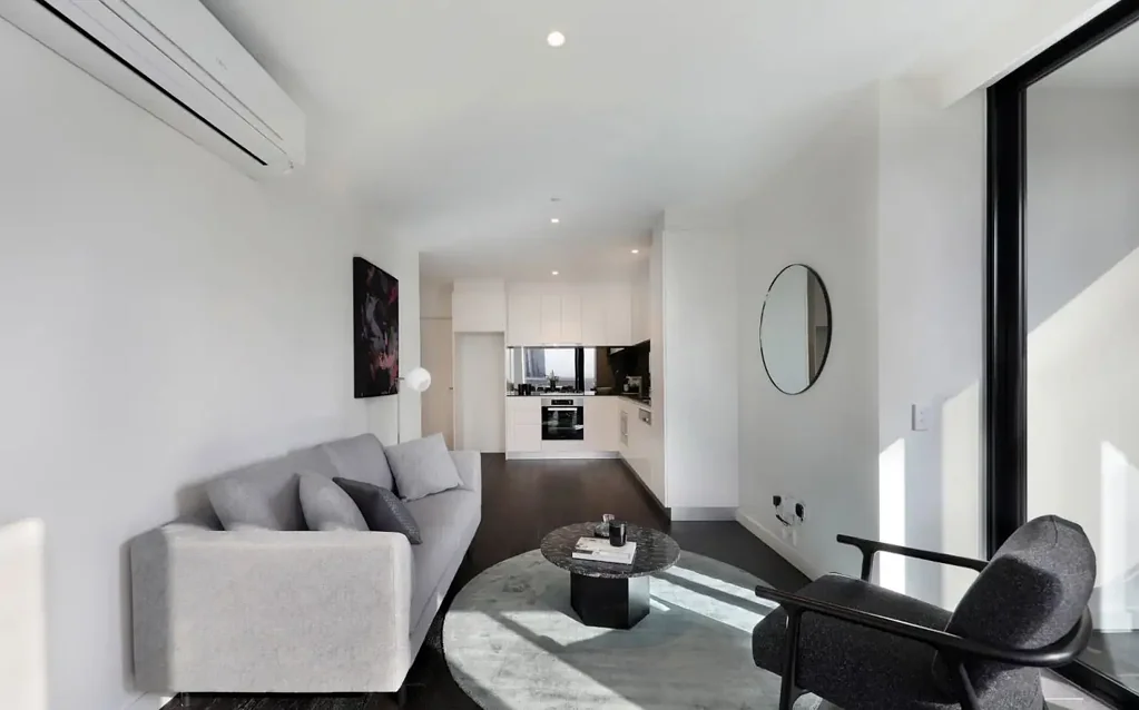 Unfurnished 2 bedroom 2 Bathroom Palladium Apartment