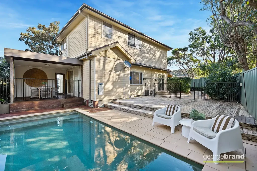 Kincumber 4房  Low-Maintenance & Move-In Ready – The Ideal Family Home or Investment
