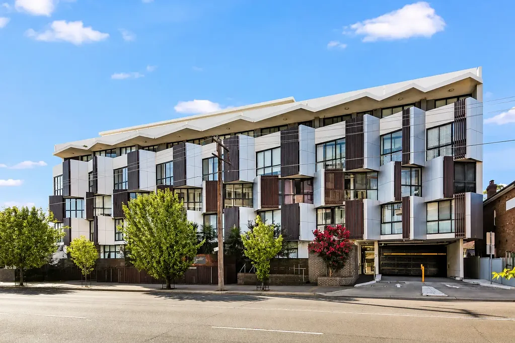 Ashfield 1બેડરૂમ Sunlit North-Facing Apartment, Positioned Away From Liverpool Rd