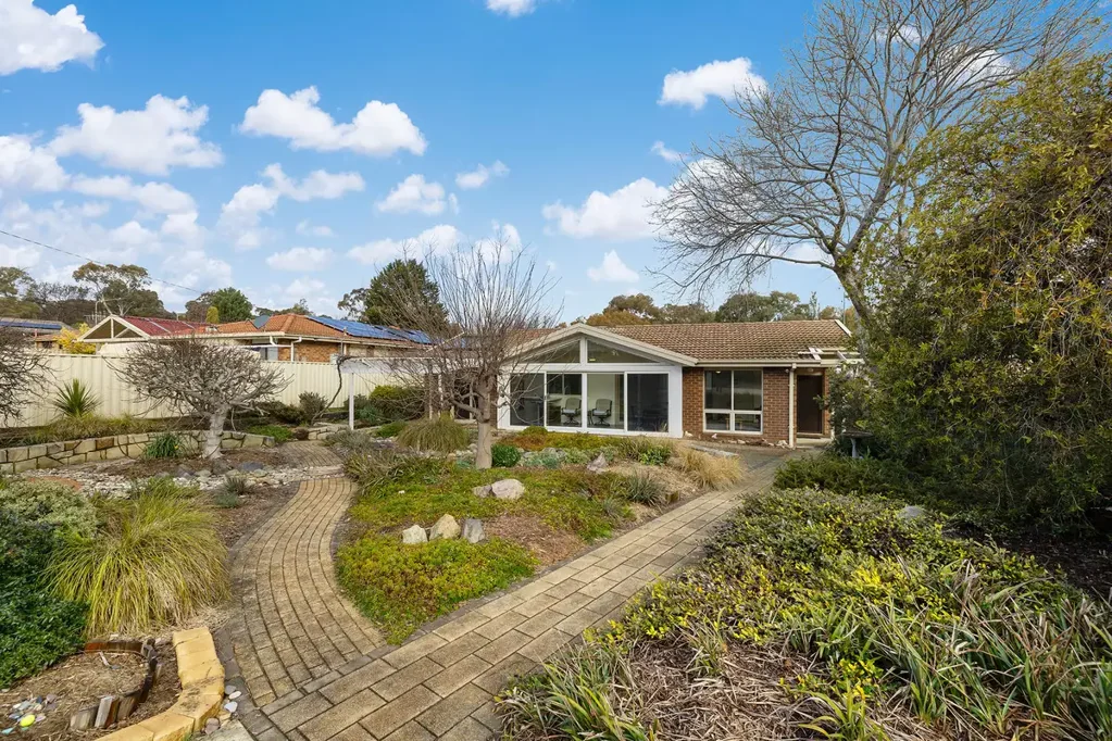 Oxley 3房  Thoughtfully Renovated Home with Excellent Energy Efficiency - 6 Stars