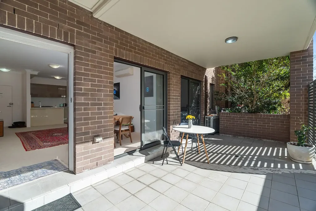 Bowral 3房  In-town, single-level sunny apartment without a care
