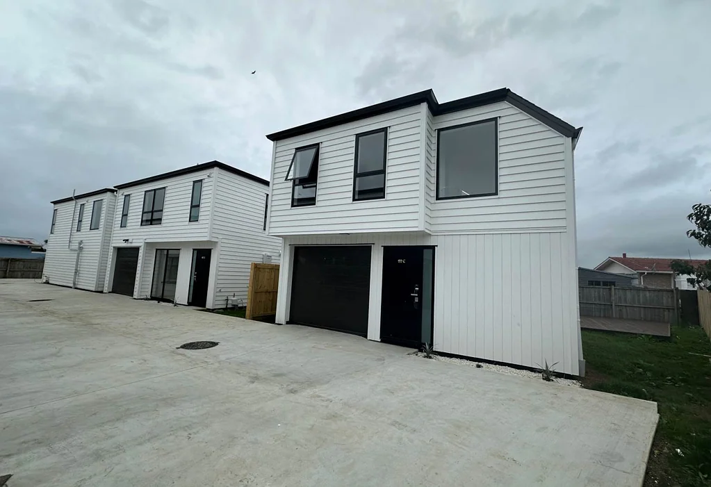 Manurewa 3房  ARCHITECTURALLY DESIGNED HOME IN MANUREWA