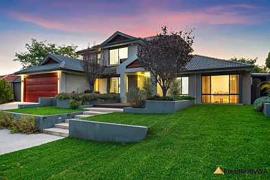 Winthrop 4房  Luxury Family Living with Resort-Style Poolside Entertaining
