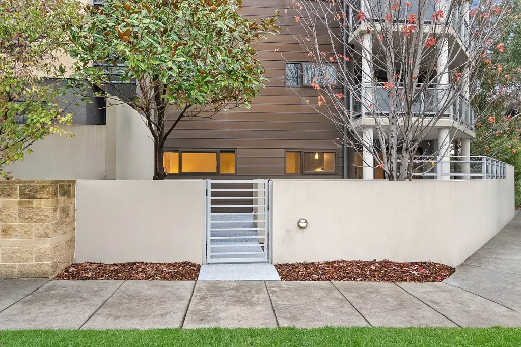 Murrumbeena 3कमरा Home sweet home with own street frontage access - next to Boyd Park
