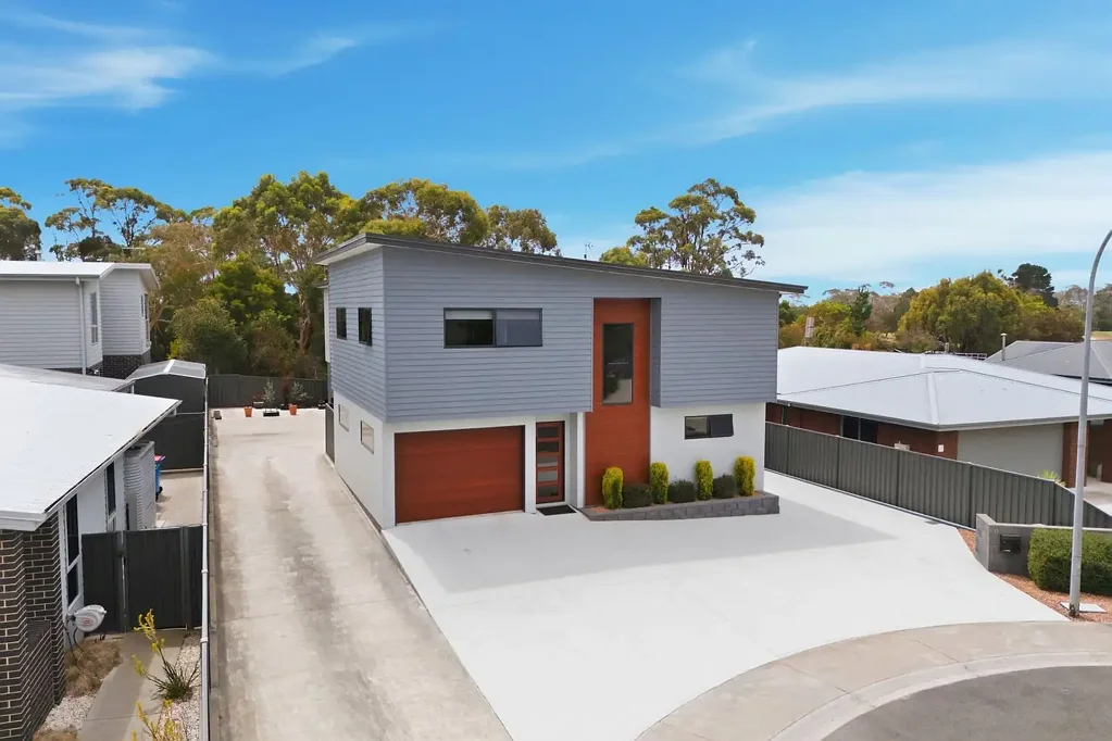 Port Sorell 3ห้องนอน A MODERN ENTERTAINER'S DREAM WITH PANORAMIC OUTLOOKS
