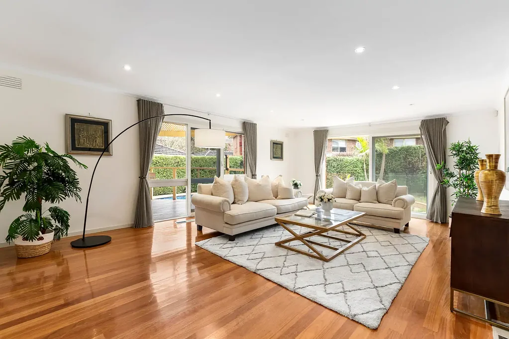 Doncaster 6બેડરૂમ A pool-side entertainer with perfect family dimensions