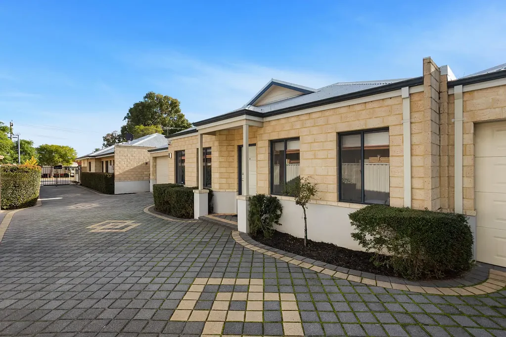 SPACIOUS AND PRIVATE IN THE TOP END OF CARLISLE!!