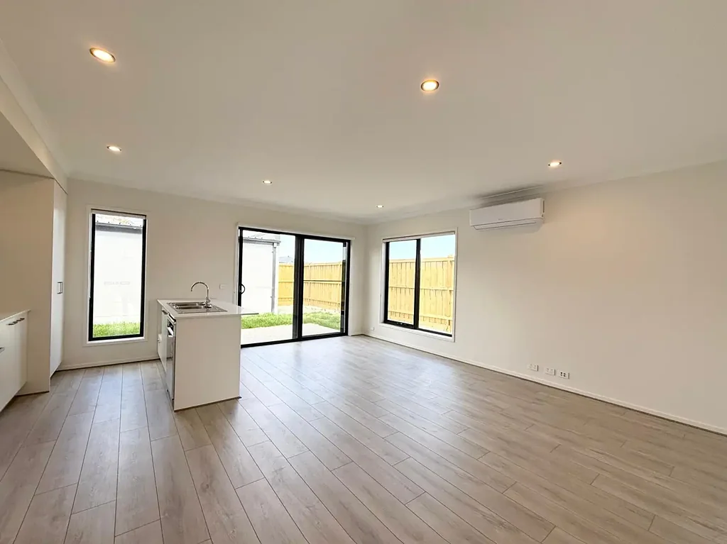 Brand New Spacious 4 bed 3 bath 2 car park house - Evergreen at Botanical 1661