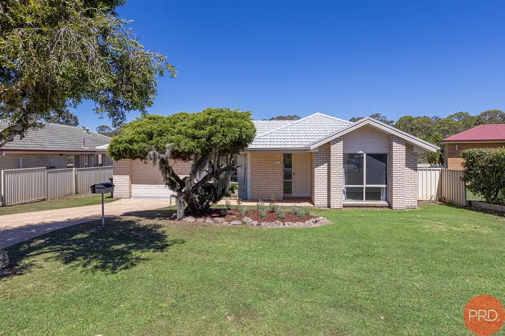 Metford  Spacious family living backing onto reserve