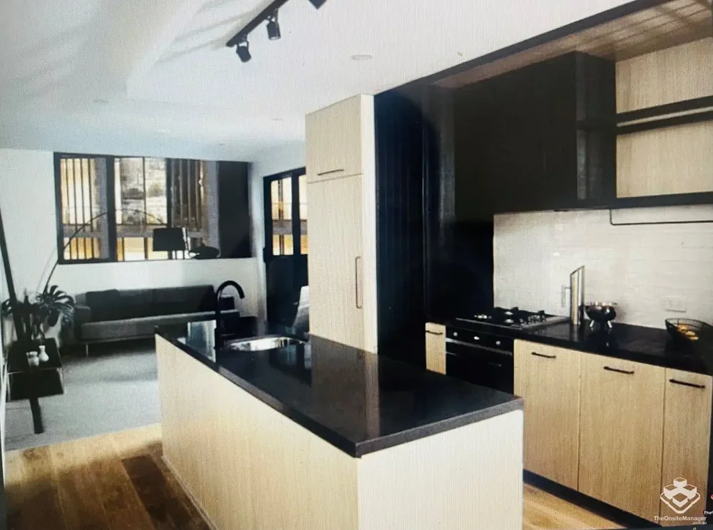 Stylish Sanctuary in the Sky – 1B1B1C in Centro, West End