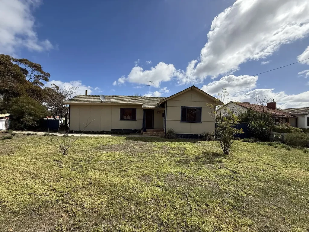 Merredin 4 Bedroom 15 Aspland Street, Merredin WA 6415
