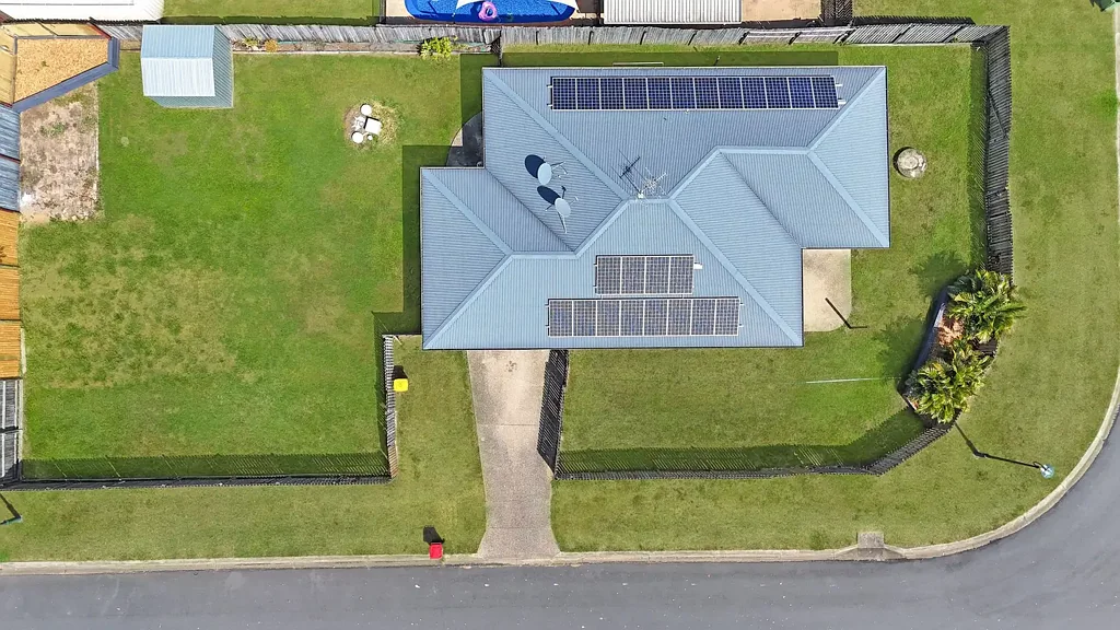 6 Leonie Court, Armstrong Beach, QLD 4737
