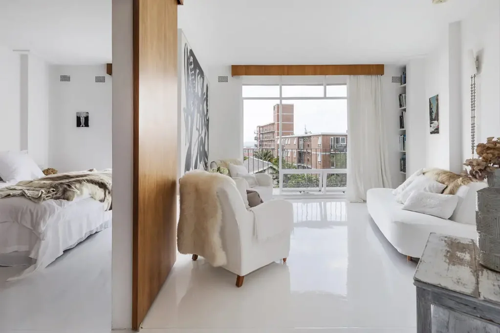 One bedroom apartment with Harbour views