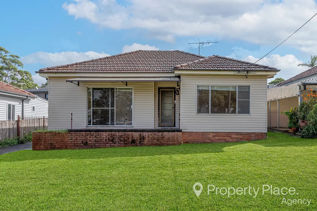 34 Lorraine Street, Peakhurst, NSW 2210