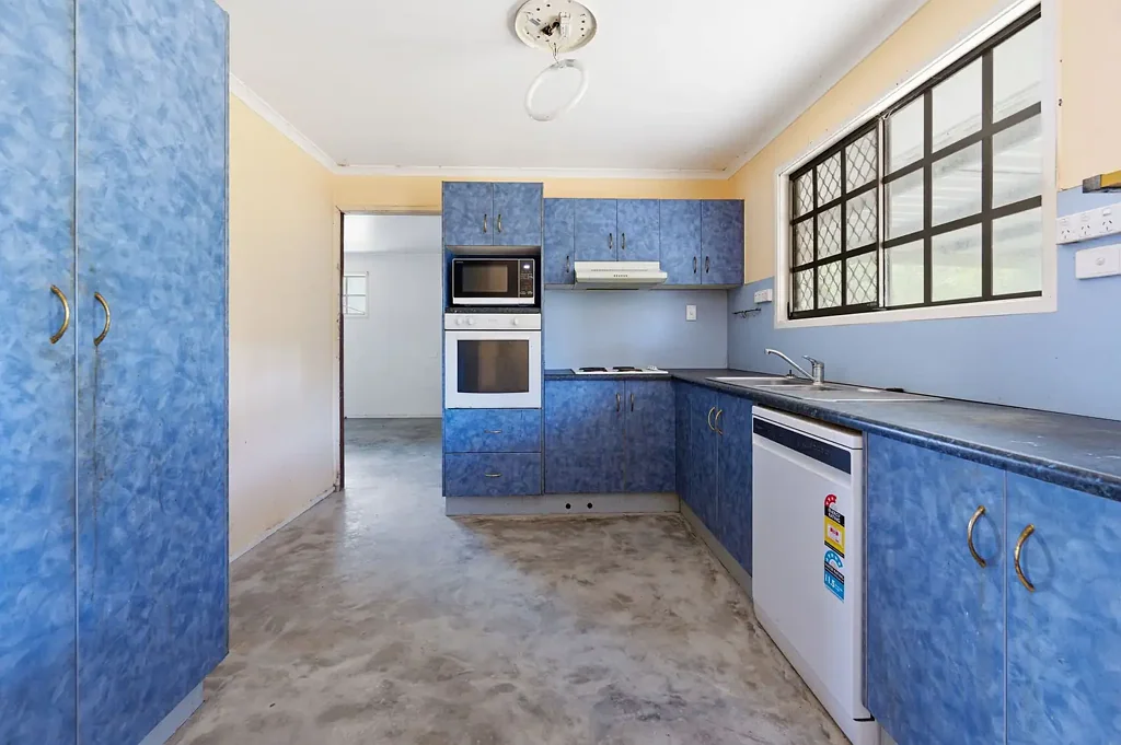 Kirwan 3Kwarto Renovator's Delight with Endless Potential!