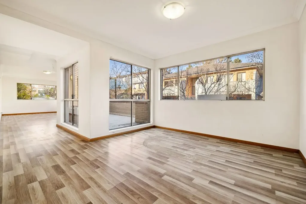 Homebush West 2 Bedroom Massive 132SQM Top Floor Entertainer in a Double Brick Block | Bright + Sunny Aspect ☀️