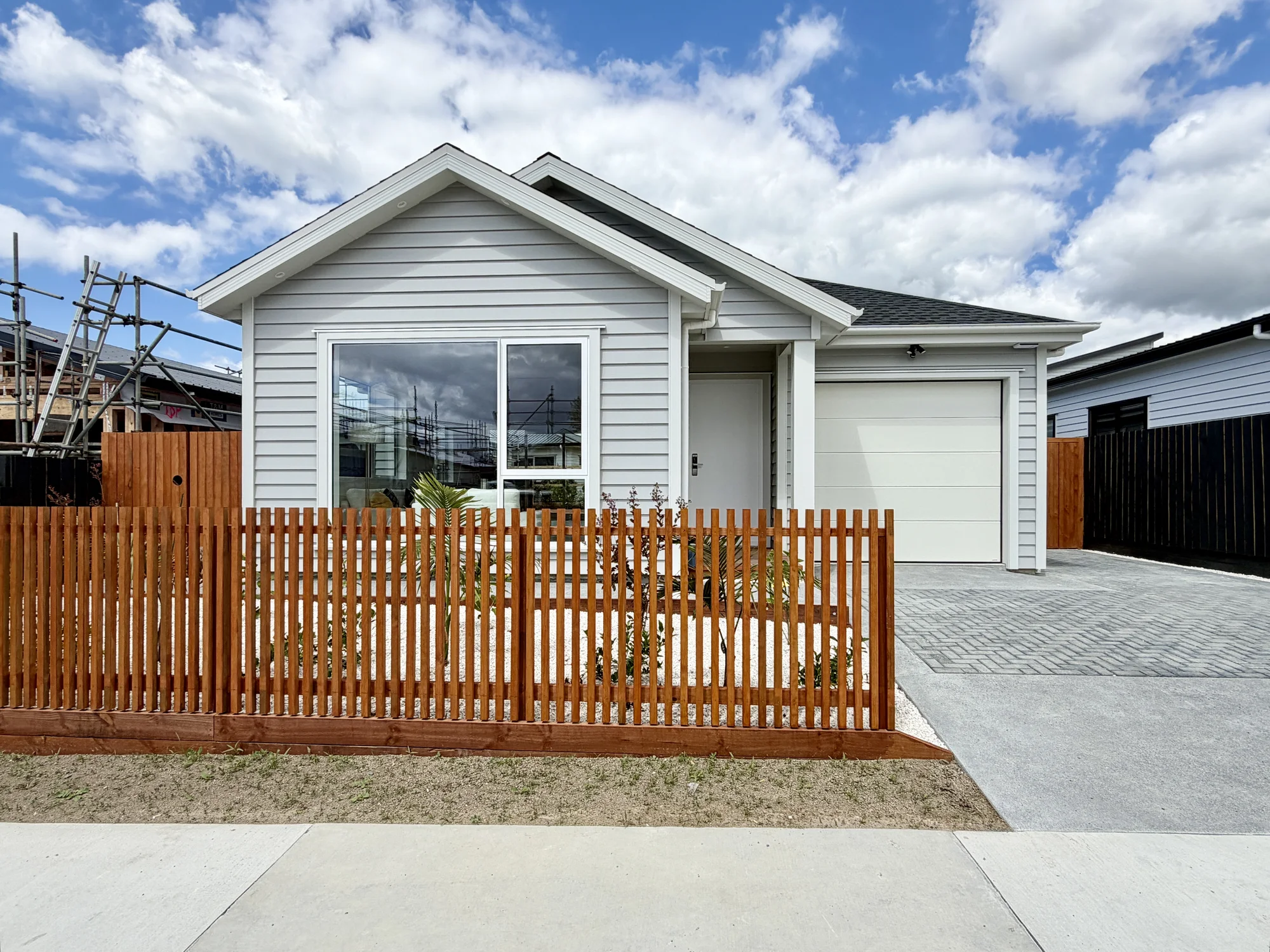 Wainui 4બેડરૂમ Single-Level Family Home with Granny Potential