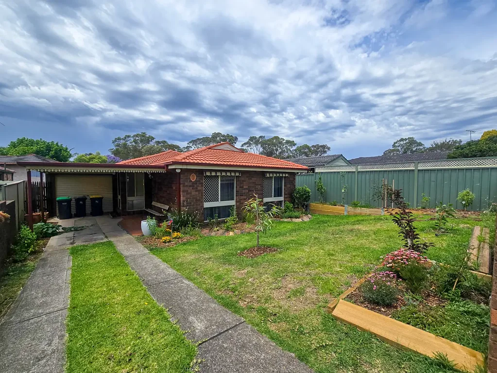 Perfect Family Home in a Quiet Street - Recently Renovated Kitchen!
